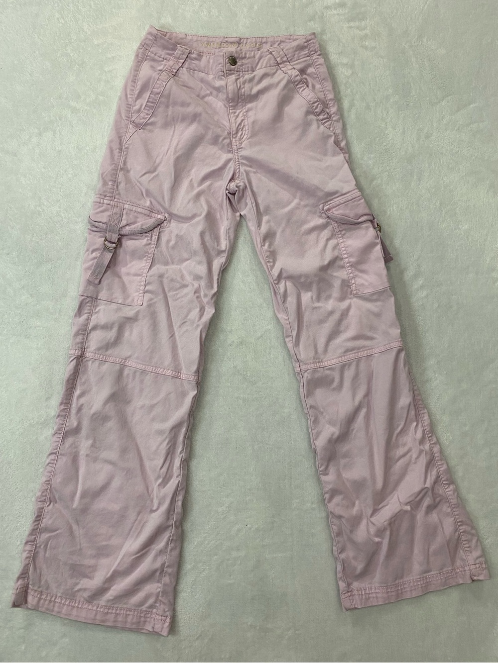 Woman’s American Eagle Pink Lightweight Cargo Pants - (0)